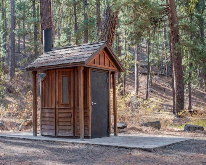 登山中のトイレはどうする？携帯トイレの重要性やトイレ対策などをご紹介！