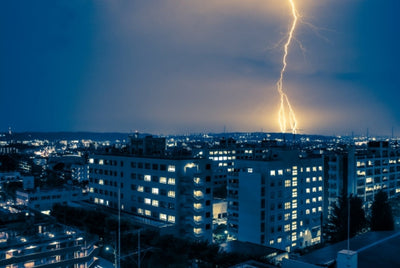 落雷情報をリアルタイムで確認する方法！落雷に備えた5つの対策もご解説