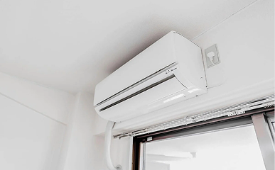 エアコンの消費電力は平均どれくらい？畳数ごとの使用量と電気代の計算方法をご解説